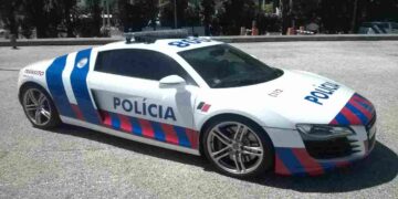 Una vettura della polizia del Portogallo