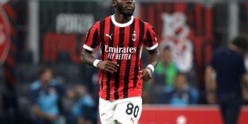 Il centrocampista Yunus Musah con la maglia del Milan