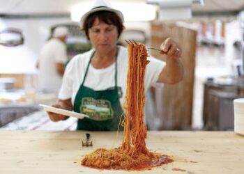 Dall’Umbria alla Puglia: ecco le sagre italiane più attese di Settembre 2025, tra tartufi, pesce fresco e antiche ricette di borgo