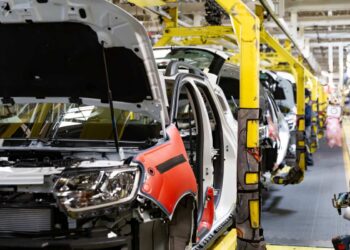 Accordo Ue Usa sui dazi auto al 15%