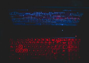 Un computer che sta generando codici con l'intelligenza artificiale