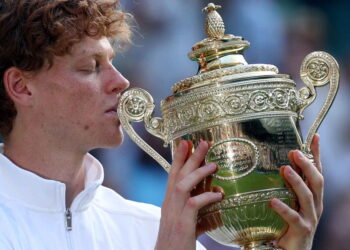 Jannik-Sinner-of-Italy-celebrates-with-the-trophy@ANSA