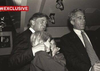 Nuove foto e video inediti riaccendono l’attenzione sui rapporti tra Trump ed Epstein