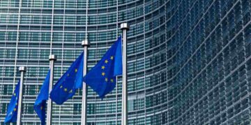 La Commissione UE bacchetta l'Italia su conflitto d'interessi e media