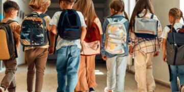 La proposta per far andare a scuola gli studenti anche in estate