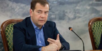 Medvedev parla di un possibile attacco preventivo della Russia all'Occidente