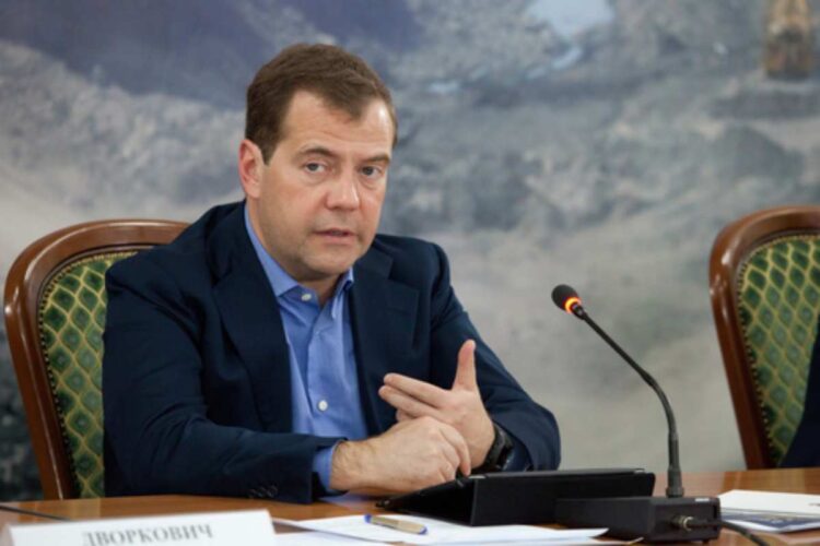 Medvedev parla di un possibile attacco preventivo della Russia all'Occidente