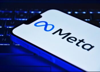 Il logo di Meta di uno smartphone in Australia