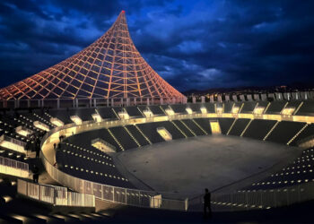 Sembra un’astronave nel cuore di Roma: la Vela di Calatrava torna a vivere tra luce, arte e futuro