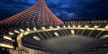 Sembra un’astronave nel cuore di Roma: la Vela di Calatrava torna a vivere tra luce, arte e futuro