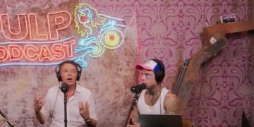 Matteo Renzi e Fedez dialogano durante il podcast Pulp Podcast