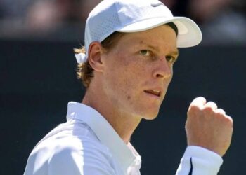 Sinner vola in finale a Wimbledon