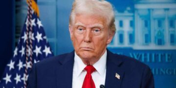 Trump fa marcia indietro sul licenziamento di Powell