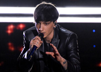 Ultimo durante la sua esibizione a Sanremo