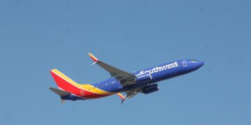 Durante i viaggi in aereo le turbolenze sono sempre più frequenti - Nella foto: Un aereo della Southwest Airlines