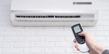 Il caldo fa aumentare le spese energetiche degli italiani - Nella foto: un condizionatore