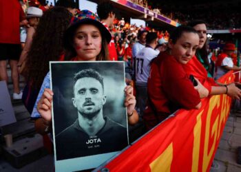 Un tributo dei fan portoghesi a Diogo Jota