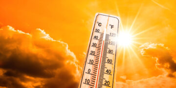 Partire ad agosto? Il meteo cambia volto: addio estate africana, torna il clima anni ’90