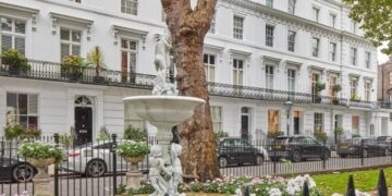 La casa di James Bond esiste davvero e ora è in vendita: si trova a Londra, a Wellington Square