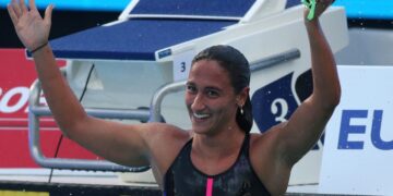 La nuotatrice italiana Simona Quadarella esulta dopo una vittoria