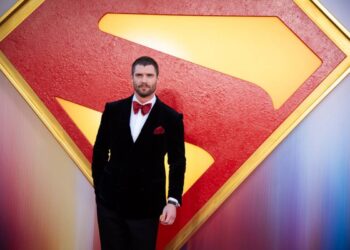 David Corenswet, l'attore che interpreta Superman nel nuovo film di James Gunn