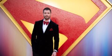 David Corenswet, l'attore che interpreta Superman nel nuovo film di James Gunn