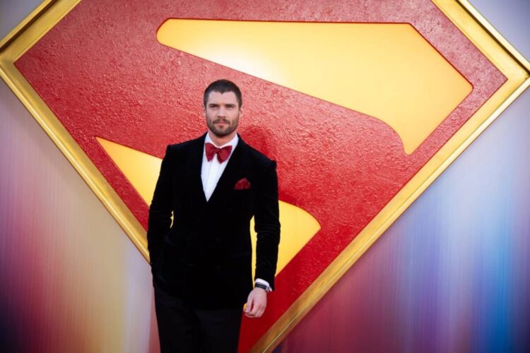 David Corenswet, l'attore che interpreta Superman nel nuovo film di James Gunn