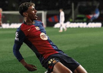 Lamine Yamal con la maglia del Barcellona