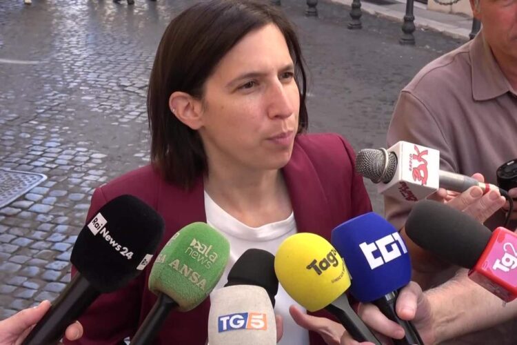 Schlein: “Subito salario minimo ed energia indipendente dal gas, misure a costo zero”