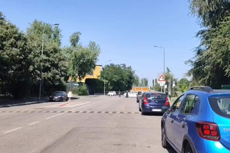 Via Saponaro, quartiere Gratosoglio a Milano, dove è stata investita e uccisa da un'auto pirata Cecilia De Astis