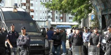 Lo sgombero del centro sociale Leoncavallo a Milano