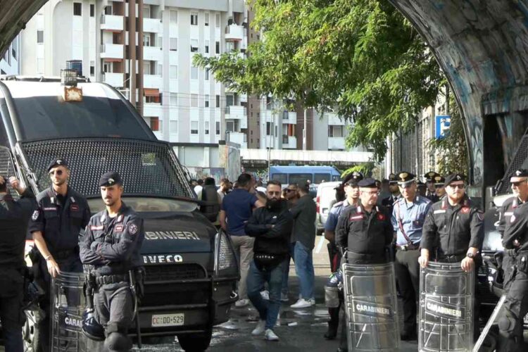 Lo sgombero del centro sociale Leoncavallo a Milano