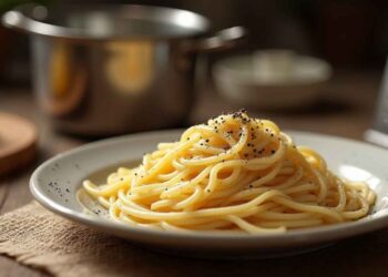 Un piatto di spaghetti cacio e pepe