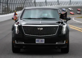 Dentro la “Bestia” di Trump: cosa nasconde l’auto blindata da 1,5 milioni di dollari