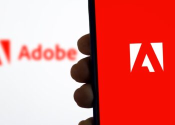 Adobe lancia Acrobat Studio