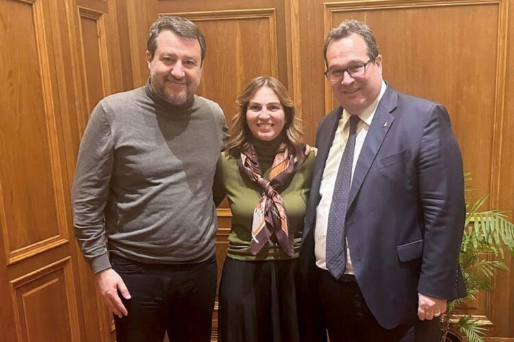 Annalisa Tardino insieme a Matteo Salvini e Claudio Durigon