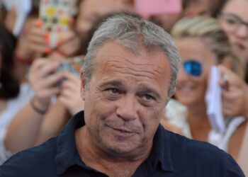 Claudio Amendola, Giulio ne I Cesaroni