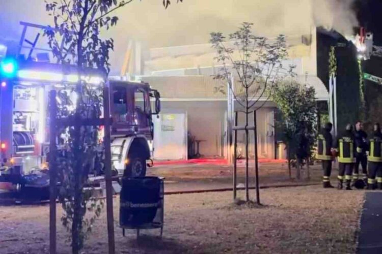 Domato l'incendio al Viper Theatre