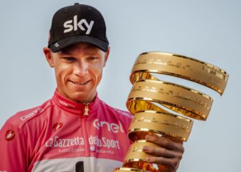 Drammatico incidente per Chris Froome