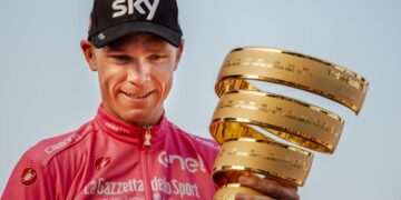 Drammatico incidente per Chris Froome