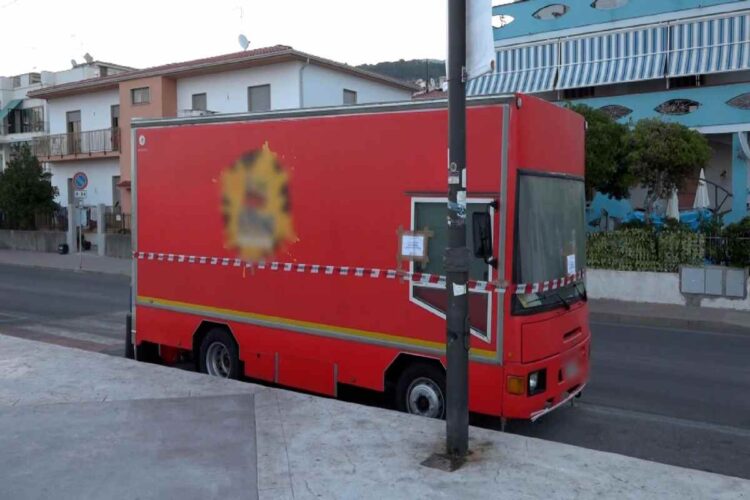 Food truck sotto sequestro in seguito all'intossicazione da botulino a Diamante
