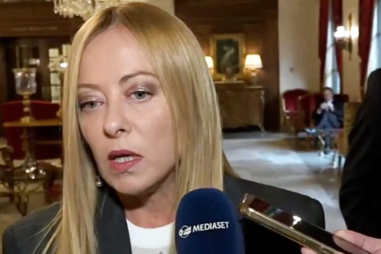 Il fuorionda di Meloni con Trump fa scoppiare la polemica