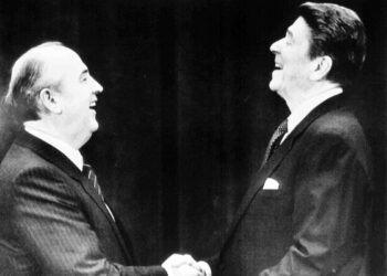 Il-leader-russo-Mikhail-Gorbaciov-e-il-presidente-americano-Ronald-Reagan@ANSA