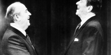 Il-leader-russo-Mikhail-Gorbaciov-e-il-presidente-americano-Ronald-Reagan@ANSA