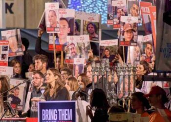 Il padre di un ostaggio di Hamas sul piano israeliano per Gaza