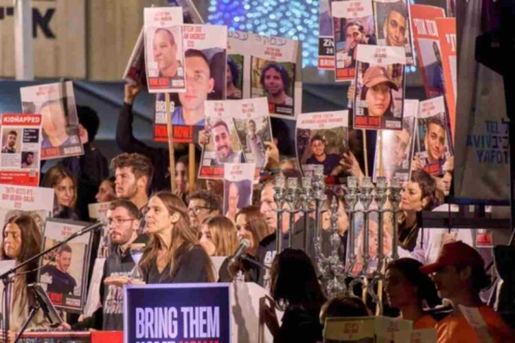 Il padre di un ostaggio di Hamas sul piano israeliano per Gaza