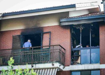 Incendio in un appartamento di una palazzina a Rivalta, nel torinese
