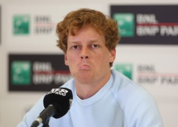 Jannik Sinner in conferenza post ritiro a Cincinnati