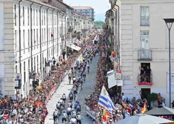 La partenza de La Vuelta 2025