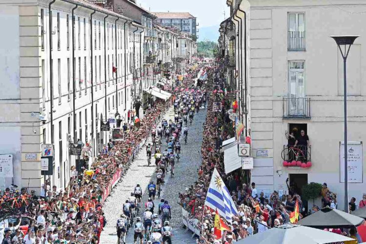 La partenza de La Vuelta 2025